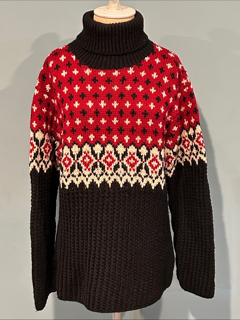 Lauren Raplh Lauren Wool Nordic Turtleneck Sweater size Medium Black Red White